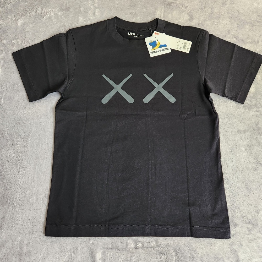 New KAWS x Uniqlo Warhol UT Graphic 476352 T-shirt Size XXS NWT Shirt Black